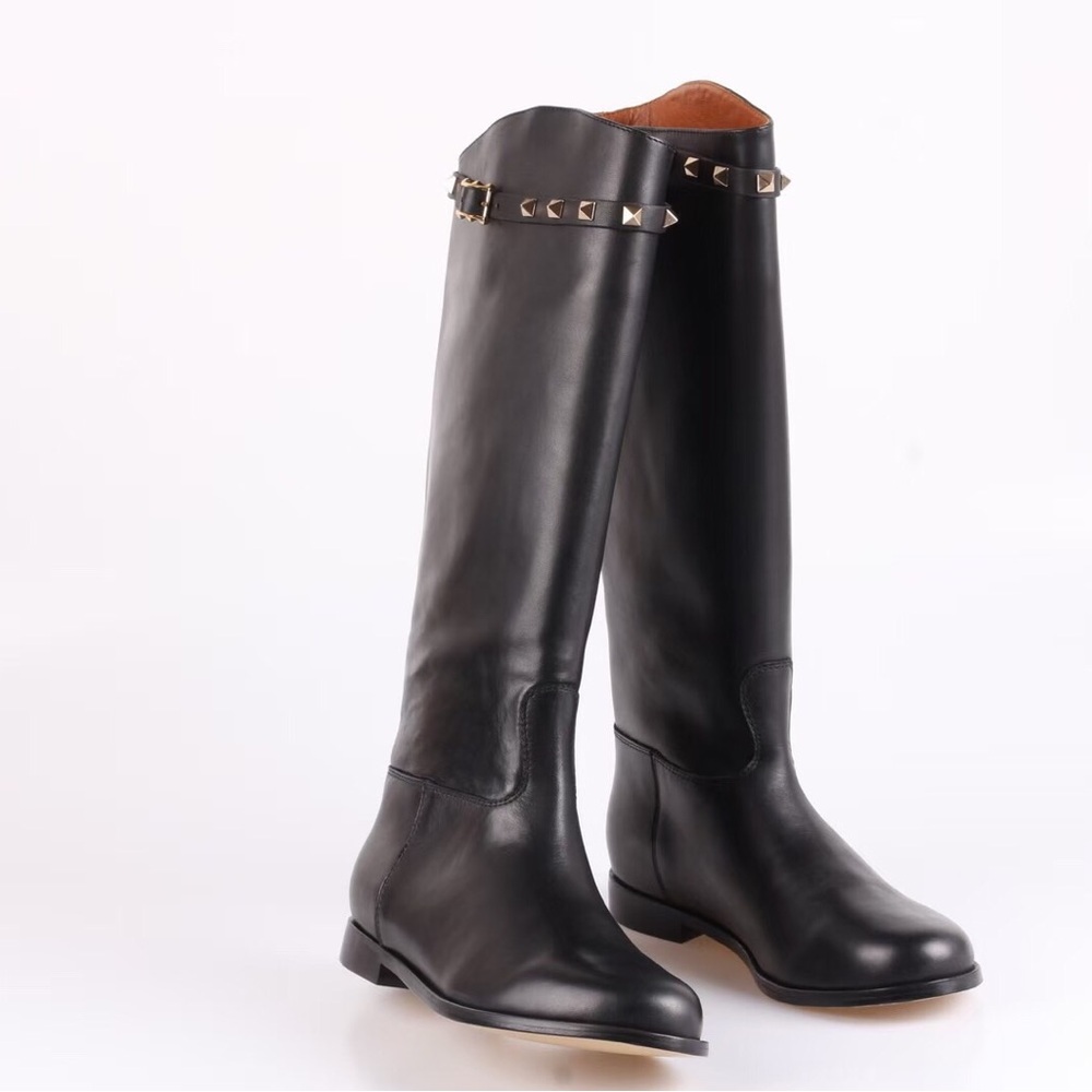 VALENTINO GARAVANI
Calfskin Rockstud Knee High Flat Boots